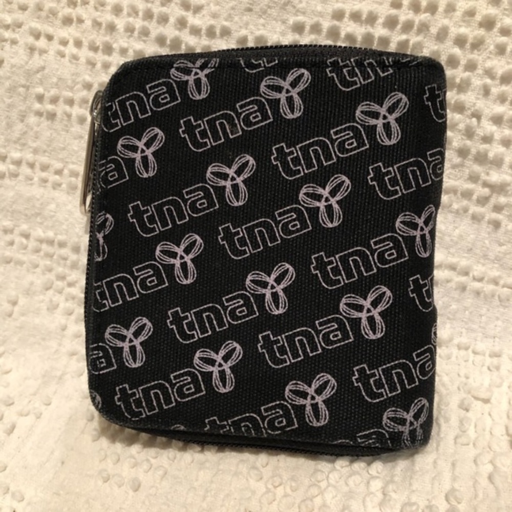TNA small wallet